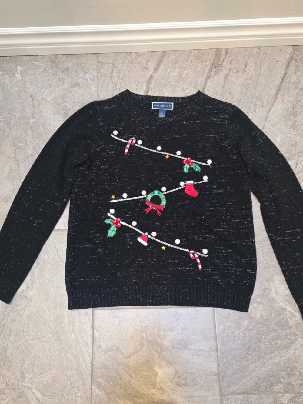 Karen Scott Black wreath stocking Embroidered Pullover Sweater Large Long Sleeve